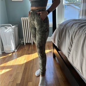 Lululemon high rise joggers